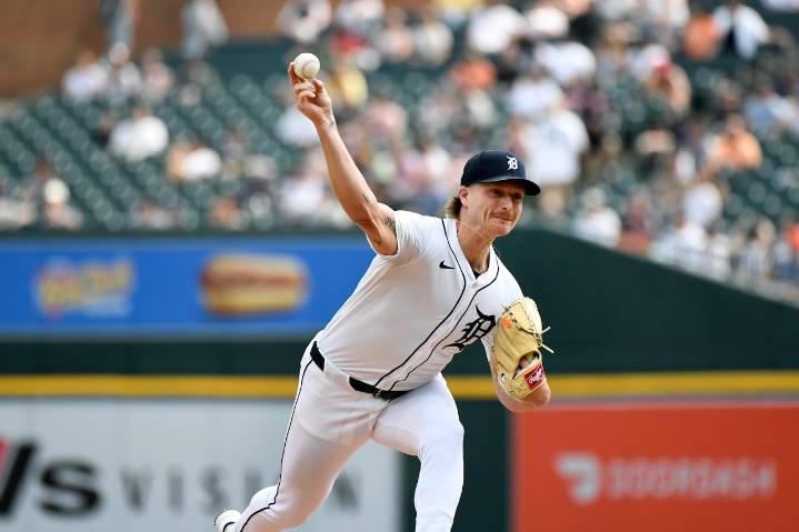 Two former Tigers relievers to miss 2026 after elbow surgeries