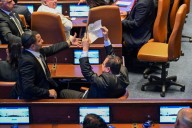 2 Israeli lawmakers interrupt Trump's speech with 'Recognise Palestine' signs, get dragged out