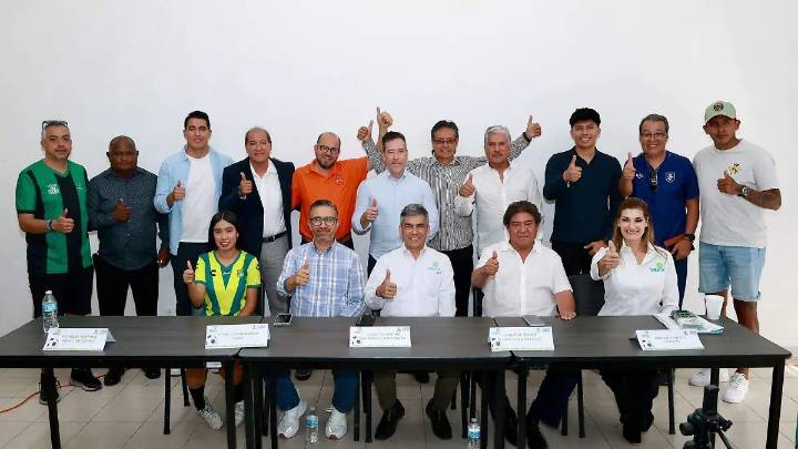Exfubolistas del Club León se unen para capacitar a los entrenadores del futuro