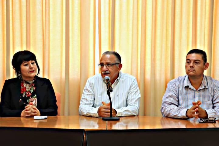 Rector de la UABCS nombra a un nuevo Secretario General de la institución en acto protocolario