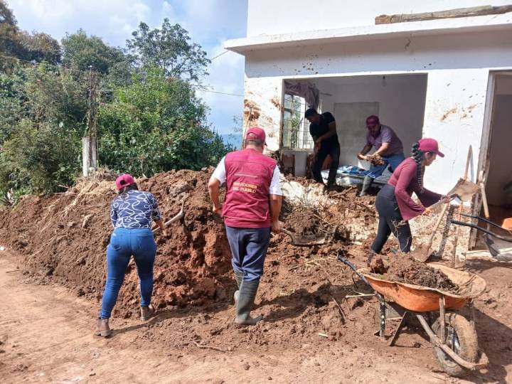 Localizan 4 personas más y trasladan 262 pacientes, tras lluvias en Hidalgo