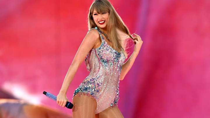 Taylor Swift ‘Showgirl’ Breaks Spotify Record for Most Streams in Day