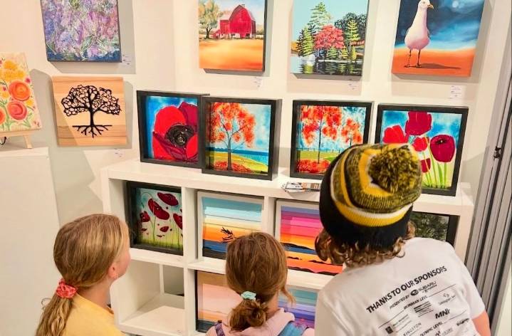 ENT: 'Square foot' show brings artists, would