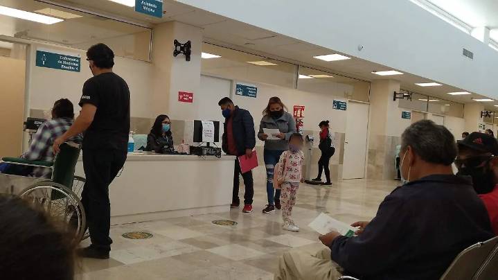Derechohabientes de ISSSTE pueden recibir atención oncológica, de infartos y diálisis en IMSS e IMSS Bienestar