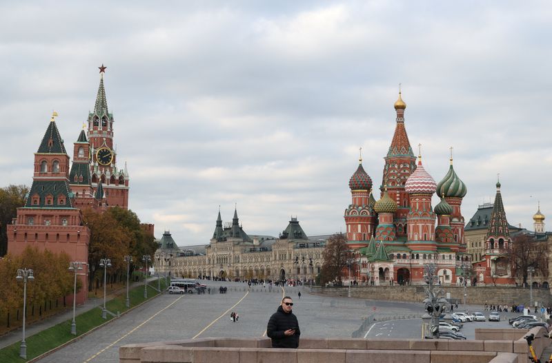 Top banker says Russia needs millions of skilled migrants to boost growth