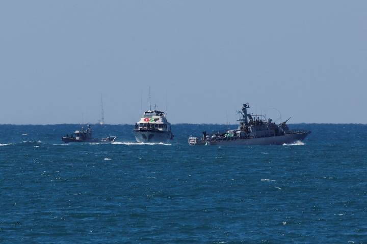 Israeli navy intercepts several flotilla boats carrying aid to Gaza and detain activists