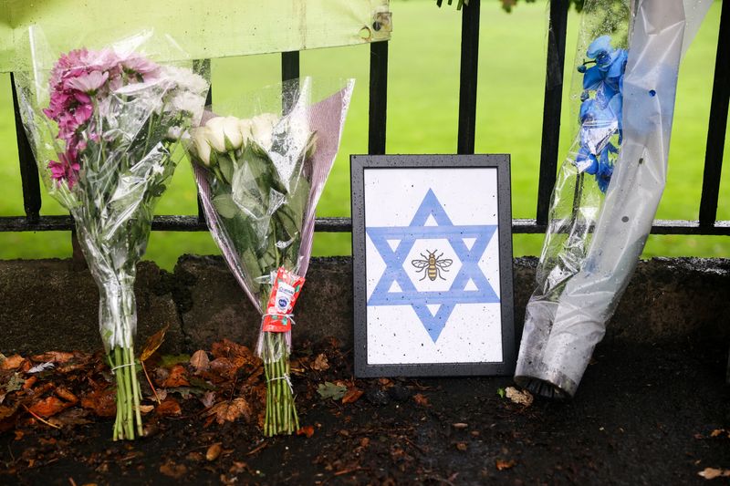 UK police may have accidentally shot dead victim in synagogue attack