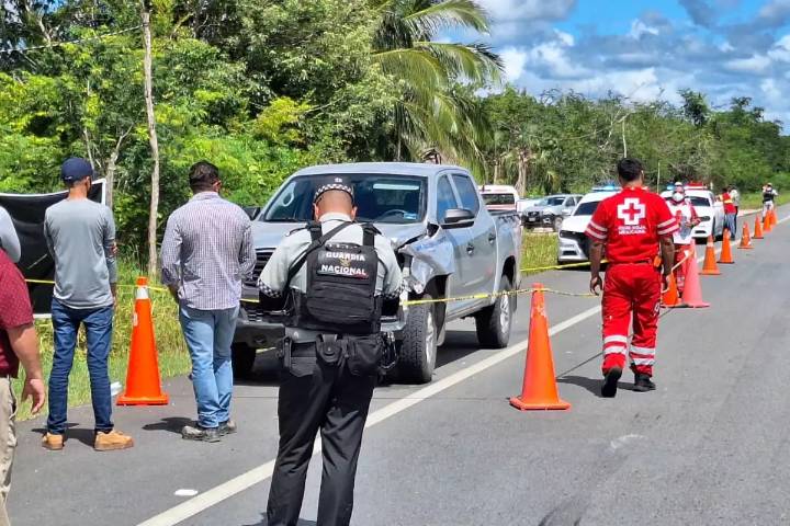 Chofer de combi muere de forma inmediata al ser atropellado en una carretera de Felipe Carrillo Puerto