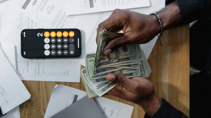 Employee who received 300 times his salary by mistake wins legal right to keep money