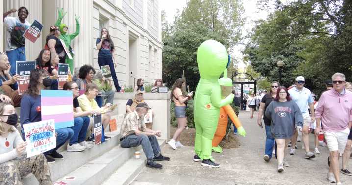 How Athens democrats met UGA fans at the “No Kings” protest