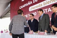 Encabeza Daniel Serrano la entrega de 1,000 testamentos gratuitos