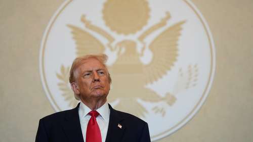 Judge extends order barring the Trump administration from firing federal workers during the shutdown