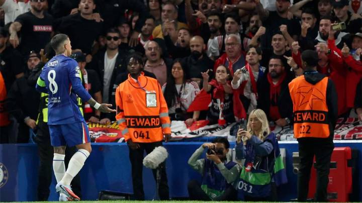 VIDEO: Enzo Fernández fue agredido por hinchas de Benfica y tuvo que intervenir Mourinho