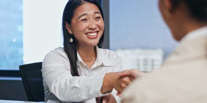 Verizon exec tells unemployed Gen Z they can always volunteer to stand out in the current bleak job market: ‘No one's going to say no to free work’