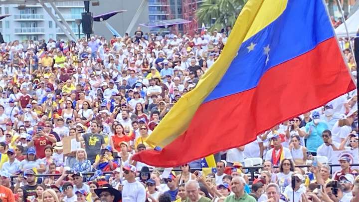 Florida Venezuelans hail the morale boost of Machado's Nobel Prize