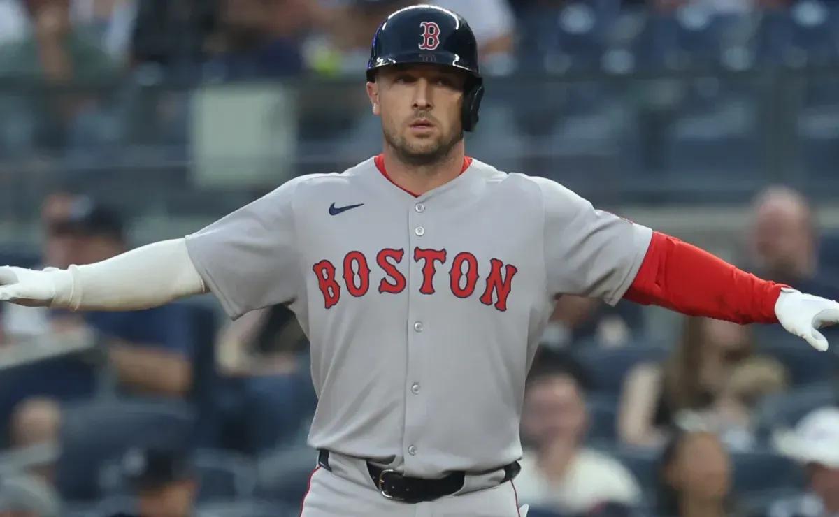 Alex Bregman reportedly makes major decision on Red Sox future following playoff exit