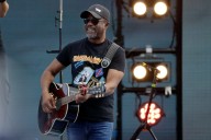 Darius Rucker announces engagement