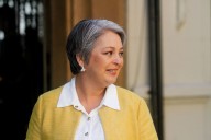 Jeannette Jara y las medidas para fortalecer la igualdad de género: desde postnatal masculino obligatorio hasta rebaja en transporte