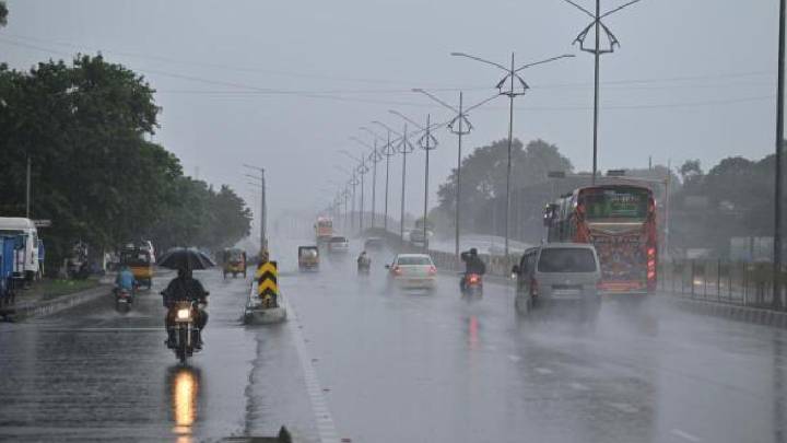 Cyclone Alert for Tamil Nadu: Bay of Bengal depression intensifies, Orange alert issued for Chennai