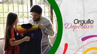 Futsal femenino del Liceo Udenar recibe bandera y uniforme oficial