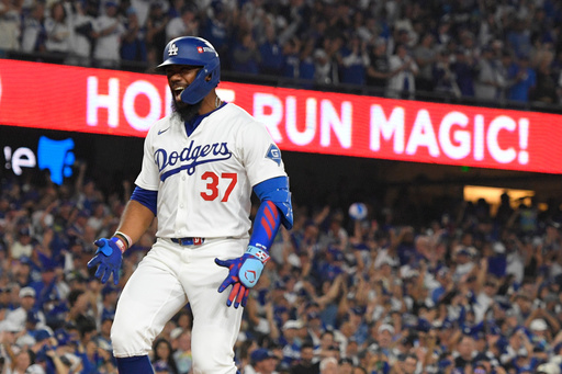 Ohtani y Hernández guían a Dodgers a victoria 10-5 sobre Rojos, al comenzar serie de comodines