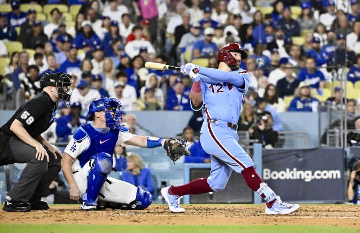 Phillies’ offense detonates to beat Dodgers in Game 3, extend NLDS