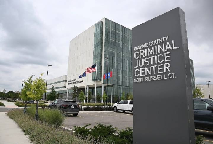 Detroit felon pleads to homicide charge for 2020 death of Farmington Hills man