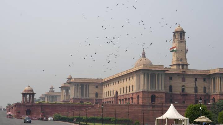 Delhi's air quality plummets on Deepavali afternoon