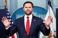 J.D. Vance defiende a los jóvenes republicanos que declararon su “amor” por Hitler en un chat privado