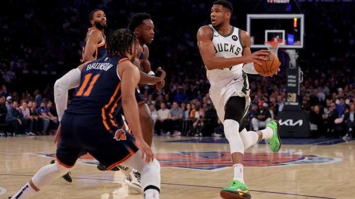 Knicks at Bucks odds, picks and predictions