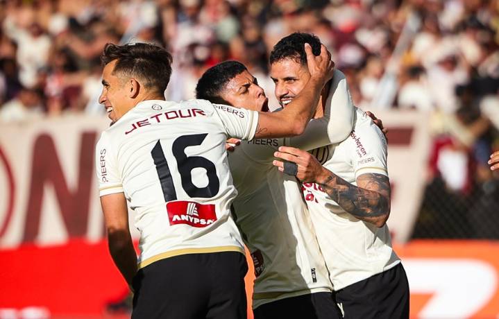 Universitario venció 2 a 1 al ADT y es tricampeón del fútbol peruano