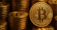 Bitcoin Price Pulls Back from Record High to $122,000 Range, Momentum Remains Strong