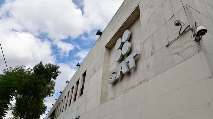 Niega Sheinbaum irregularidades en el SAT ante acusaciones de empresas de EU