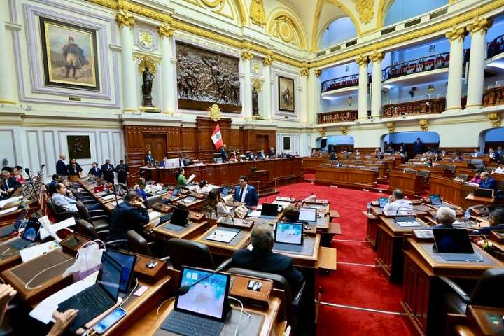 Congreso: Acción Popular disuelve su bancada y exige renuncia a sus miembros