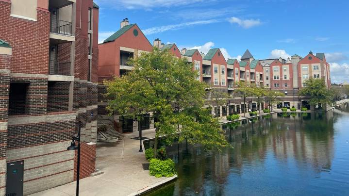 Purdue University to acquire Canal Square Apartments in downtown Indy
