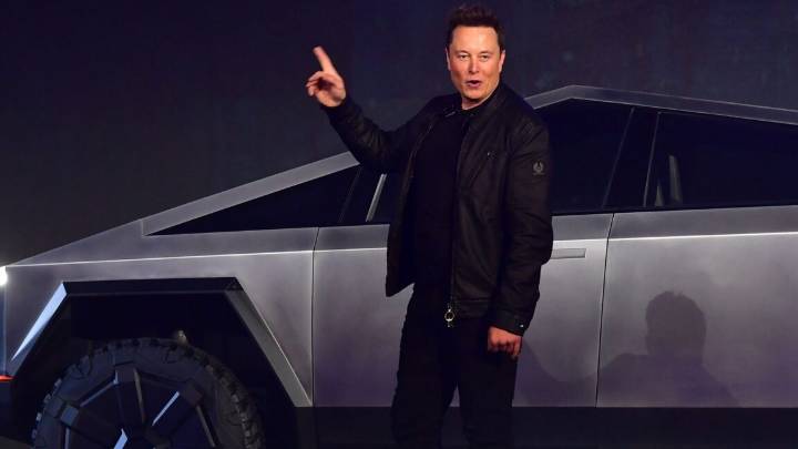 Musk’s $1 trillion pay plan doesn’t force him to keep focus on Tesla, critics say