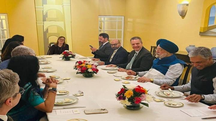 Hardeep Puri holds talks with Brazilian officials on biofuels, energy transition, and investments