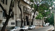 Un empleado judicial afronta un juicio por el abuso de su expareja: citaron a 40 testigos