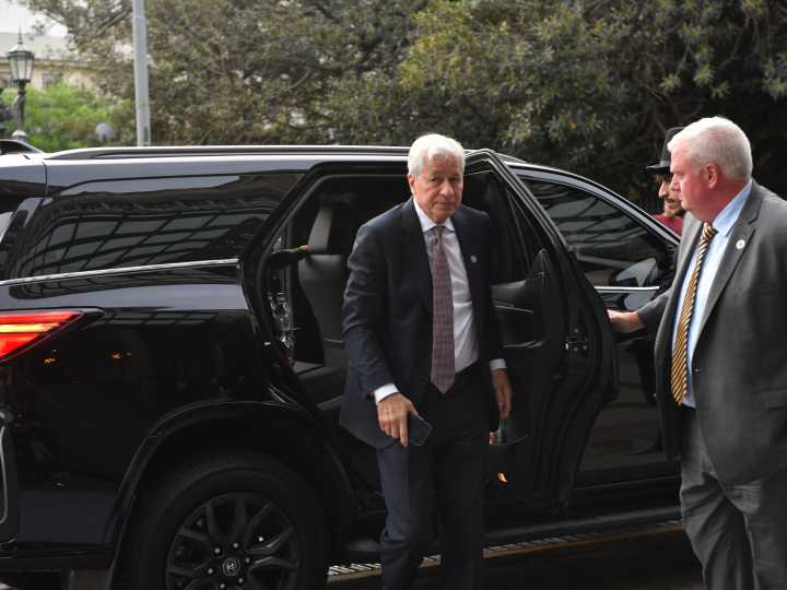 Expectativa por el encuentro entre el número uno de Wall Street con Milei y Caputo