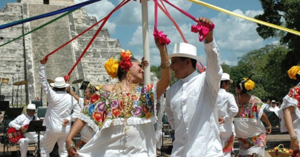 La guayabera yucateca: símbolo de identidad, elegancia y tradición