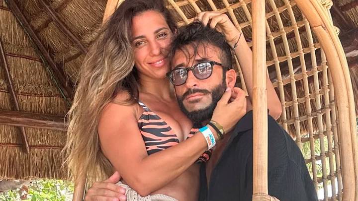 La foto de Cinthia Fernández y Roberto Castillo que se hizo viral por un controversial detalle