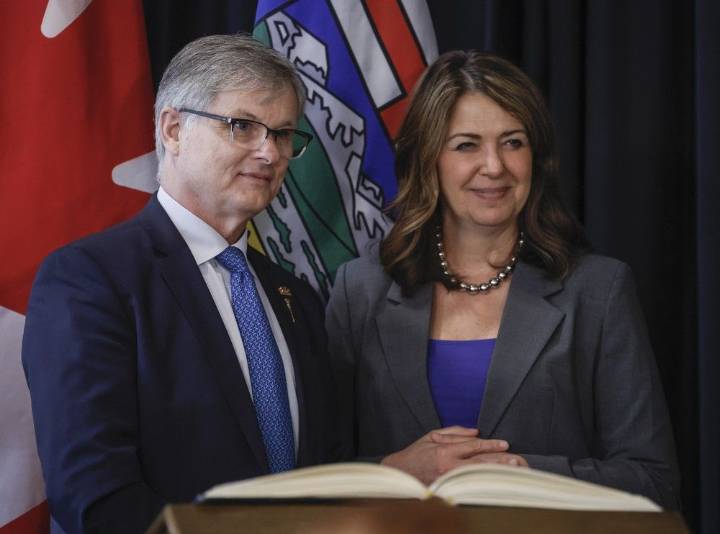 New post-secondary report recommends lifting Alberta's tuition cap