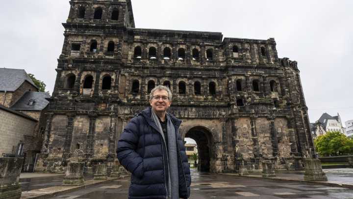 Santiago Posteguillo: "Con Julio César, hoy el mundo iría mejor que con Putin y Trump"