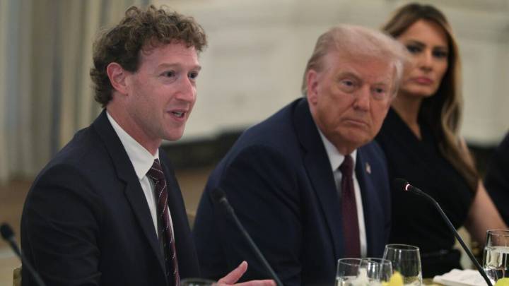 Trump admin pressured Facebook into removing ICE
