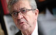 Mélenchon insiste en salida de Macron como solución a crisis