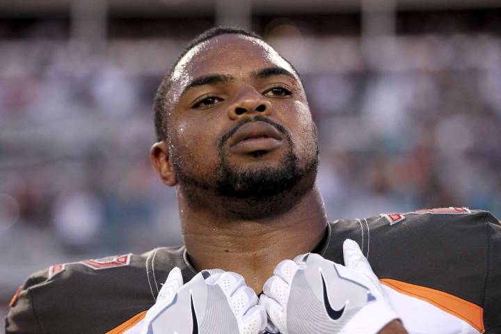 Tragedia en la NFL, su jugador icónico, Doug Martin, muere a los 36 años en difíciles circunstancias