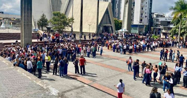 Quindío afina su capacidad de reacción frente a emergencias y evalúa riesgos del volcán Cerro Machín
