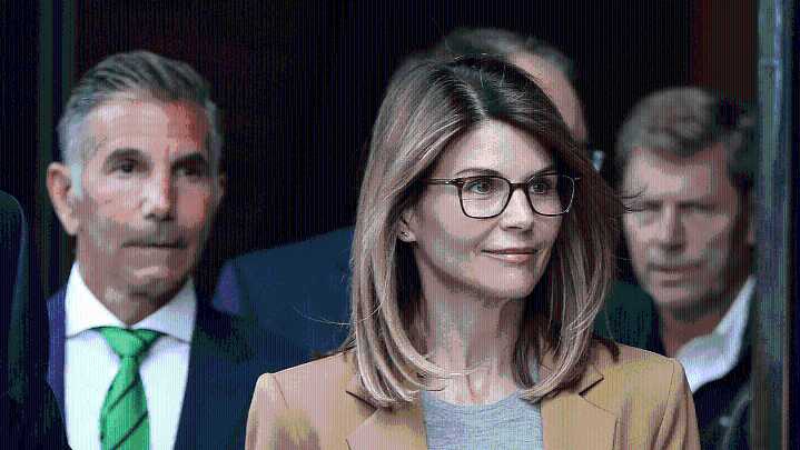 Lori Loughlin, Mossimo Giannulli Split After 27 Years of Marriage