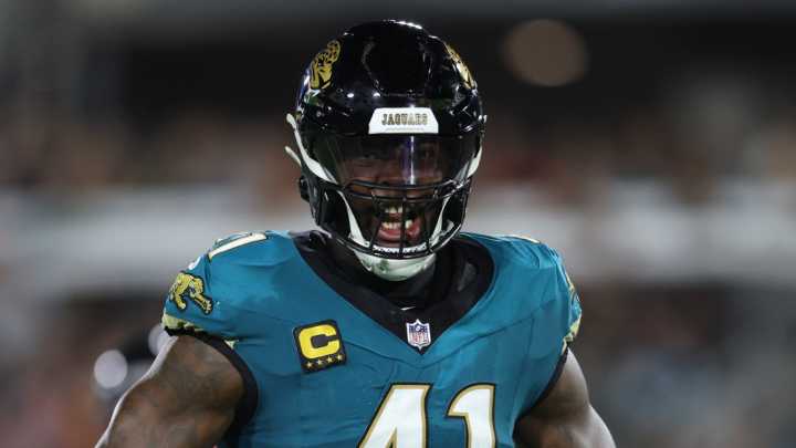 Jaguars' Allen and son share special moment before Week 6 game