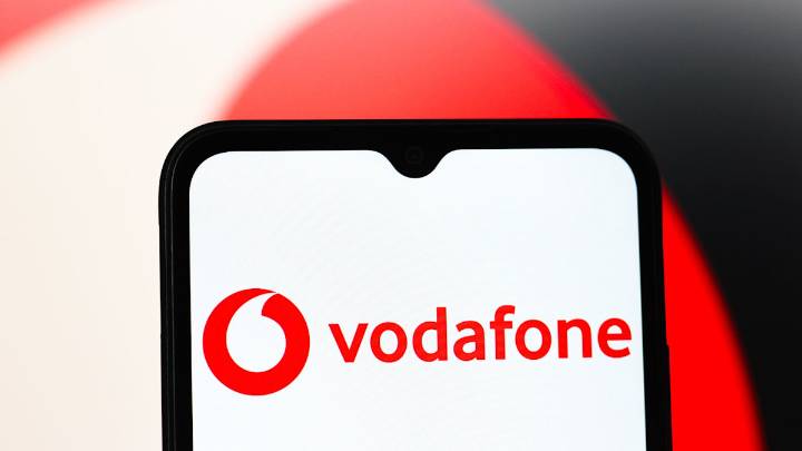 Vodafone power outage causes chaos as almost 140 thousand go without internet